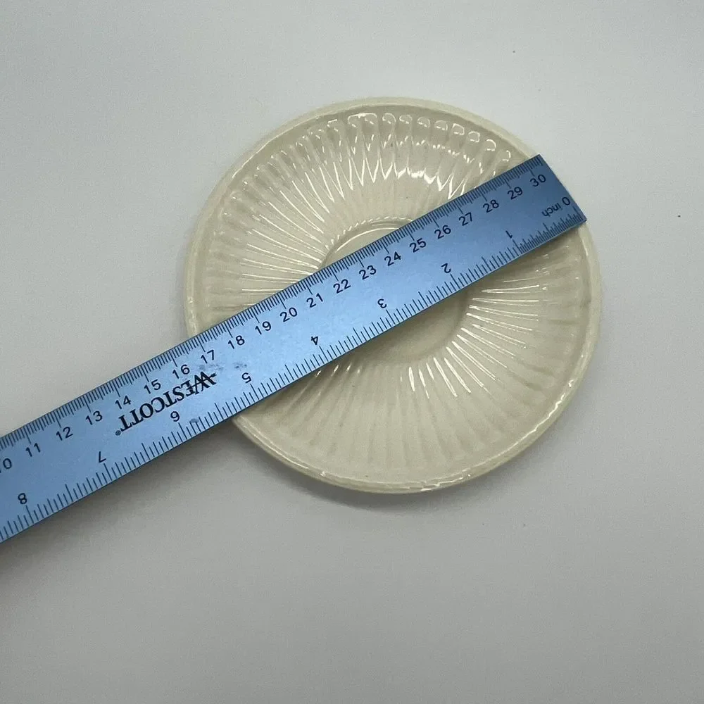 Wedgwood Edme Off-White Ribbed Rim Saucer in Excellent Used‎ Condition 5 1/2
